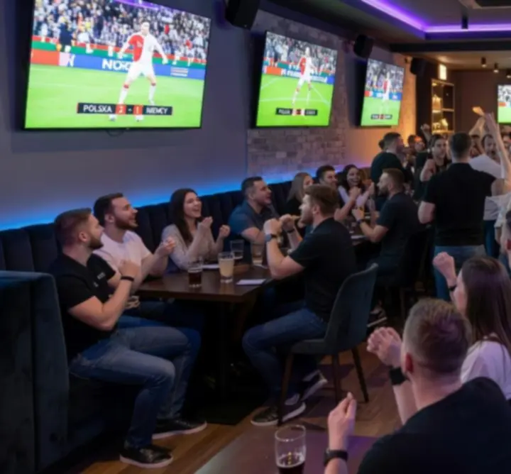 Duży ekran z transmisją sportową w WIN-STRUCT Michał Rejtan